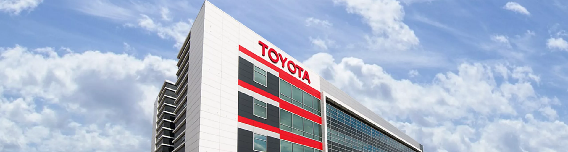 Изображение на странице TOYOTA ПОДВЕЛА ИТОГИ ПРОДАЖ В РОССИИ ЗА 2021 ГОД Тойота Центр Сургут Юг